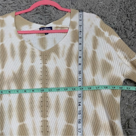 Freshman Tan And Ivory Tie-Dye V-Neck Knit Sweater - Picture 10 of 12
